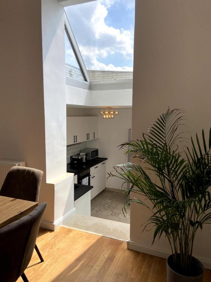 Wunderschoene Sanierte Wohnung Vor Den Toren Koelns Exterior photo